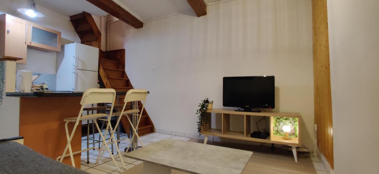Entre Aix Et Marseille - Petite Maison A Auriol Exterior photo